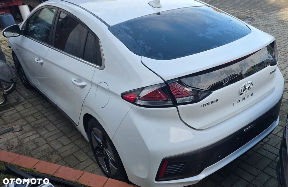 Hyundai IONIQ hybrid Premium - 3