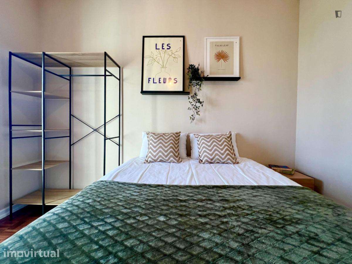 Quarto - localizado em Norton de Matos Coimbra - Grande imagem: 2/10