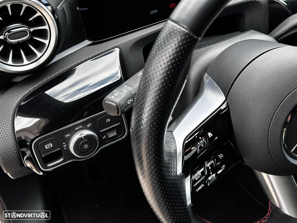 Mercedes-Benz A 250 e 8G-DCT AMG Line - 31