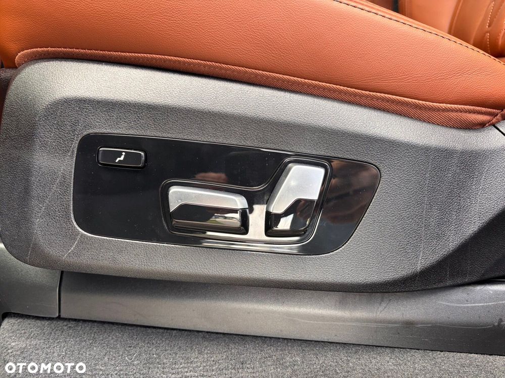 BMW X7 - 25