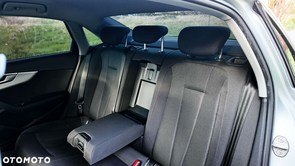 Audi A4 Limousine 2.0 TDI quattro design - 13