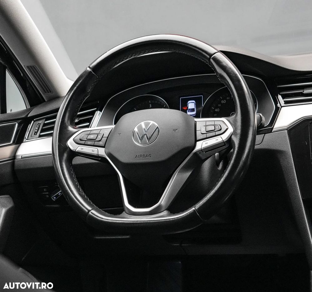Volkswagen Passat 2.0 TDI DSG Advance - 18