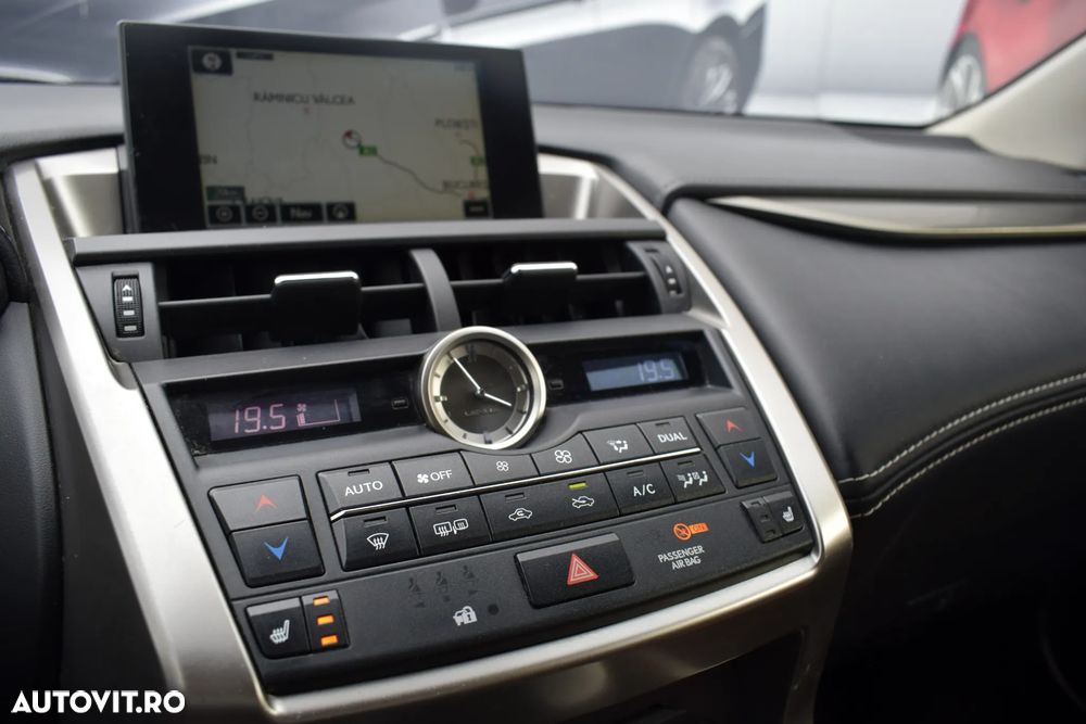 Lexus Seria NX 300h E-FOUR Luxury Line - 16