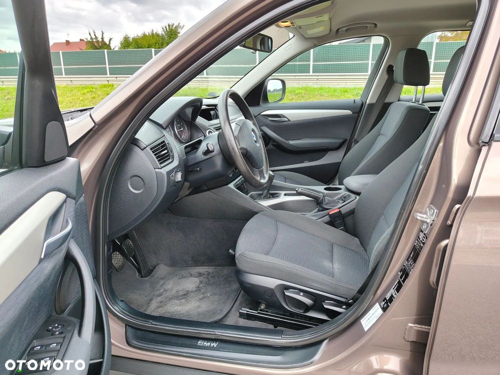 BMW X1 sDrive18d - 13
