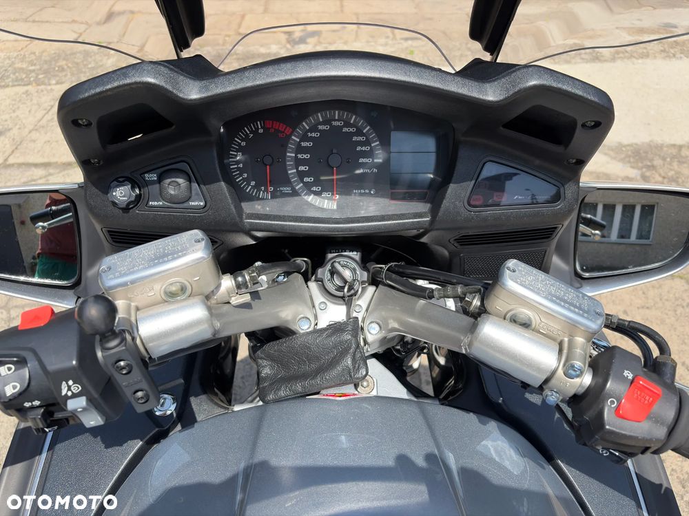 Honda ST - 12