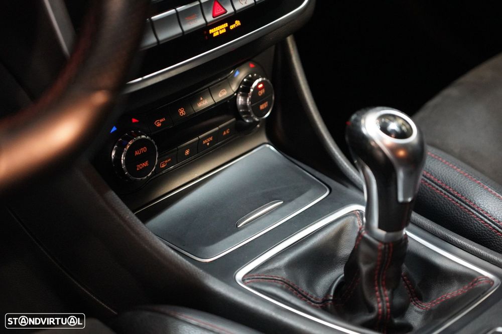 Mercedes-Benz GLA 180 CDI AMG Line - 20