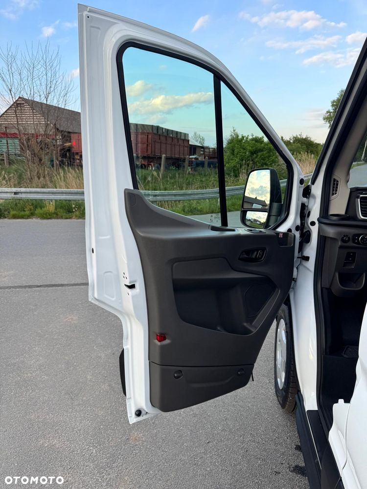 Ford Transit - 38