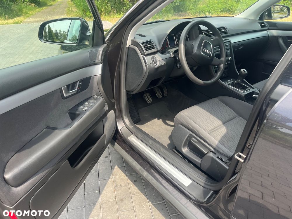 Audi A4 Limousine - 10