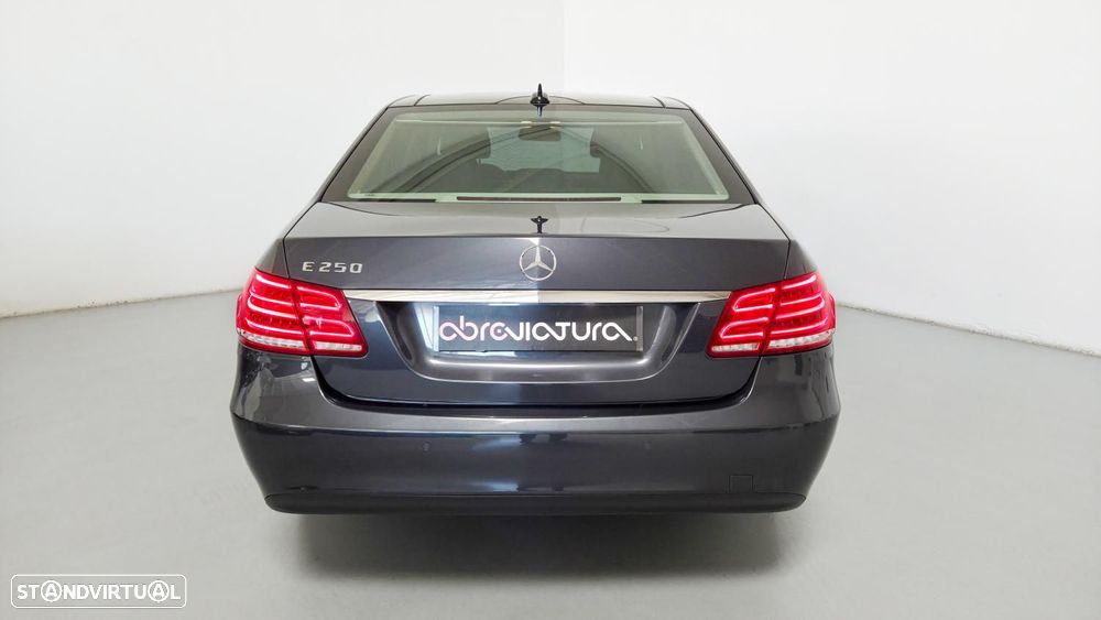 Mercedes-Benz E 250 7G-TRONIC Elegance - 6