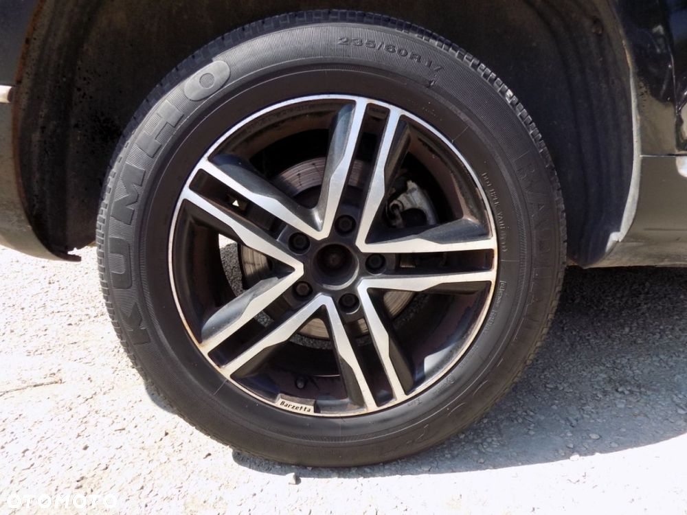 Volkswagen Touareg - 11