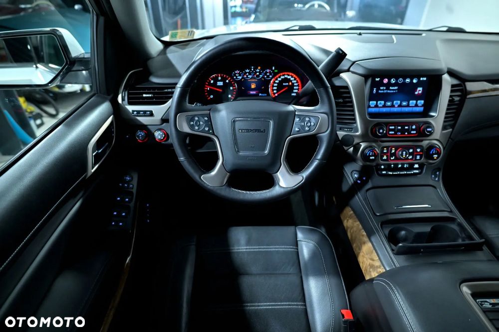 GMC Yukon - 12