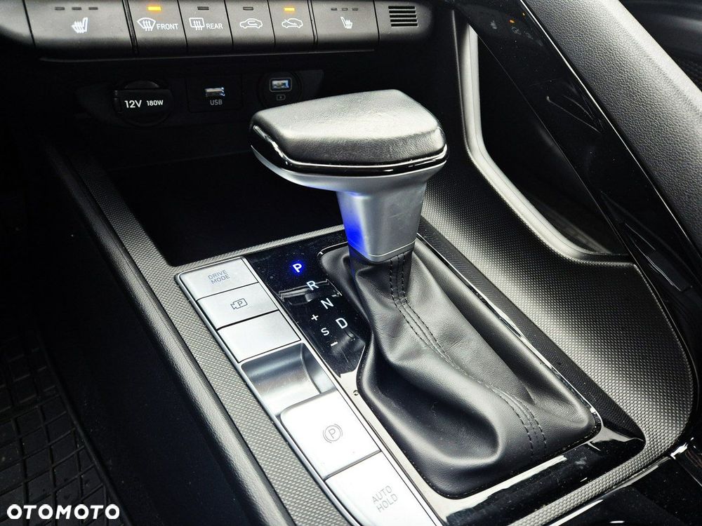 Hyundai Elantra - 25