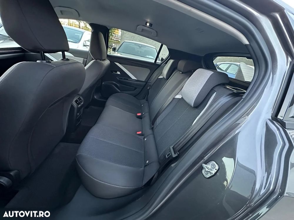 Opel Astra 1.2L Turbo Start/Stop AT8 Elegance - 9