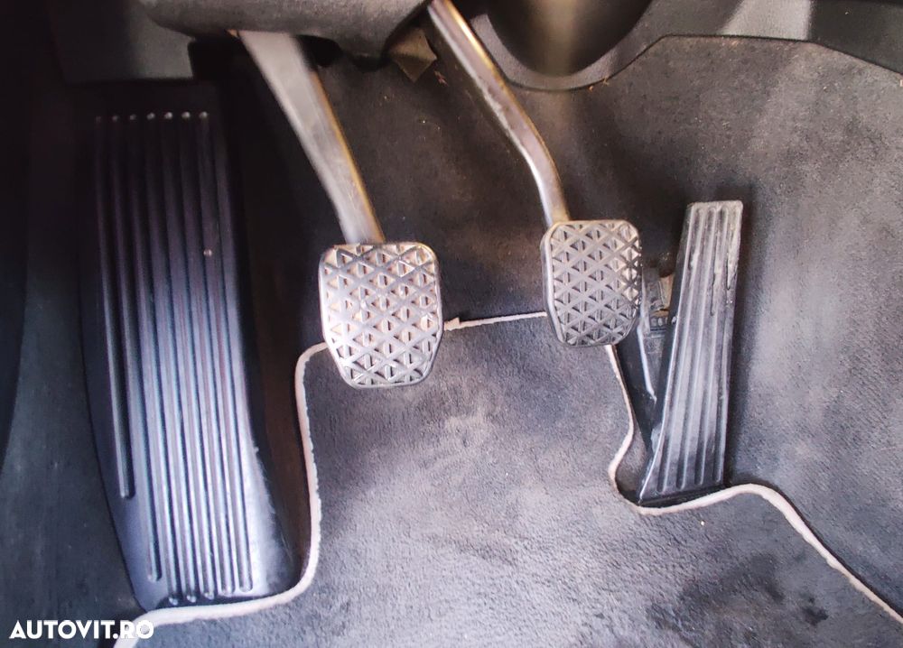 BMW X1 xDrive18d - 13