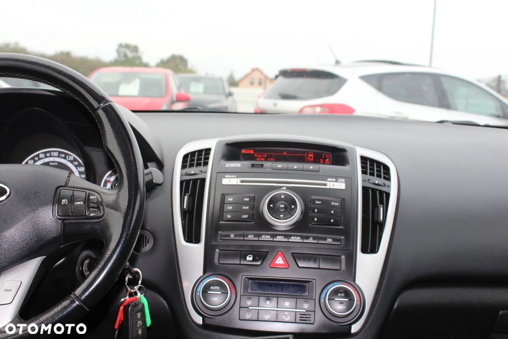 Kia Ceed 2.0 CRDi SW Mind - 14