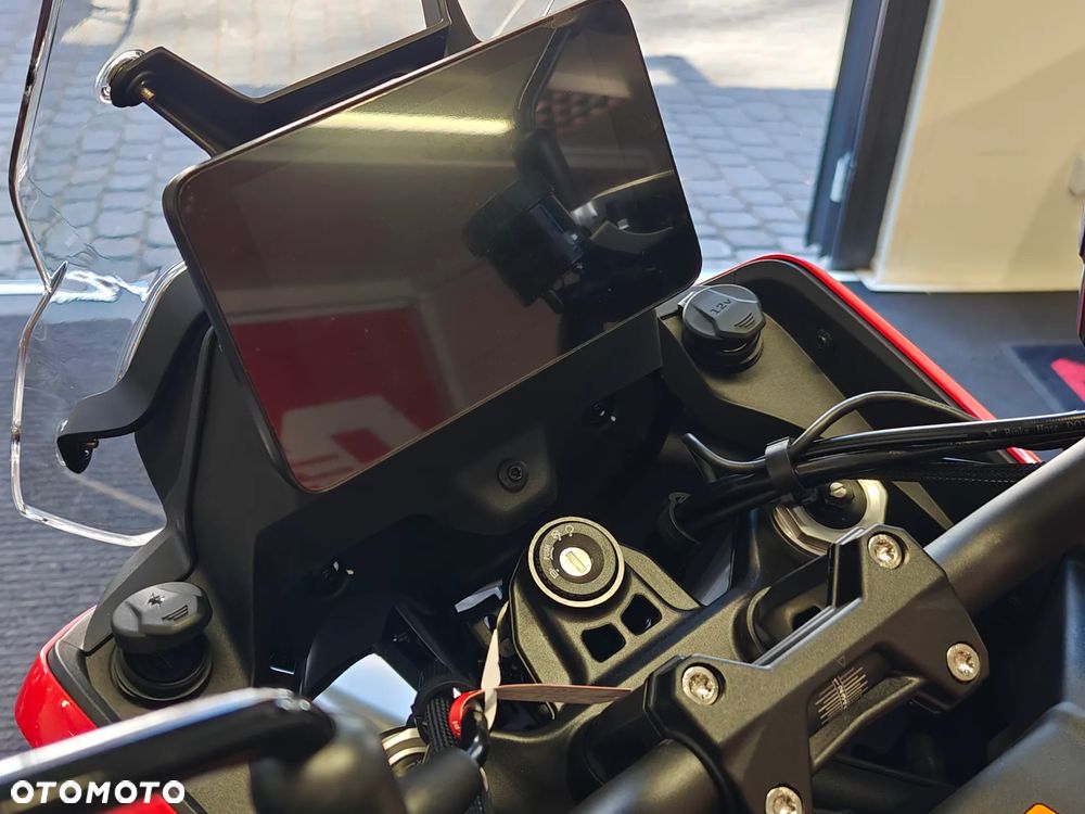 QJMOTOR SRT 600SX - 10