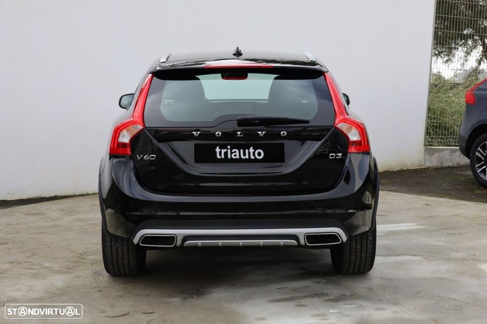 Volvo V60 Cross Country 2.0 D3 Momentum Geartronic - 3