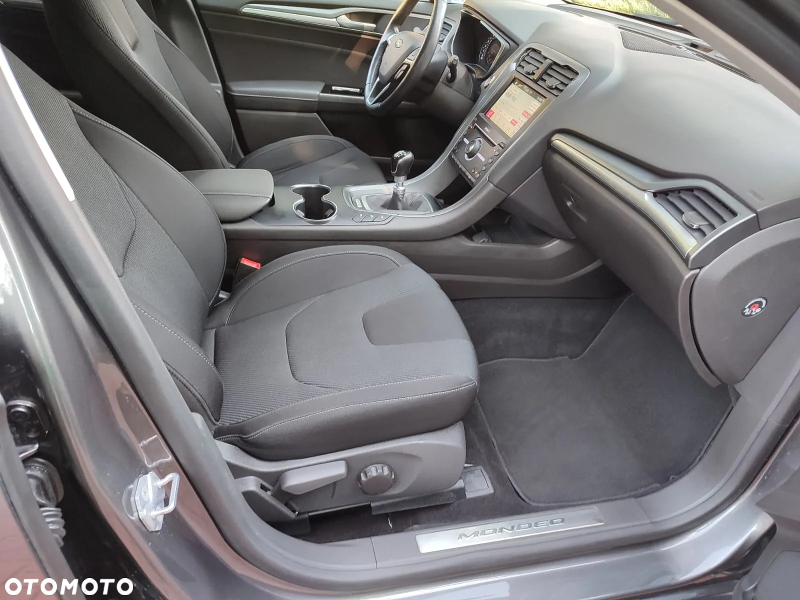 Ford Mondeo - 35