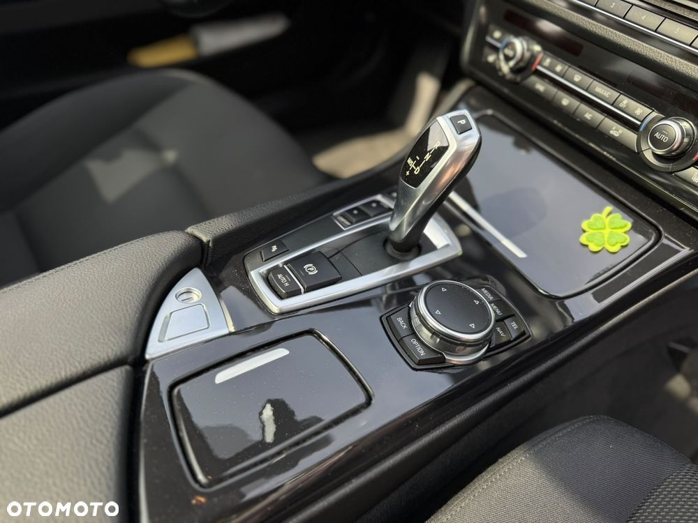 BMW Seria 5 530d Sport-Aut Luxury Line - 19
