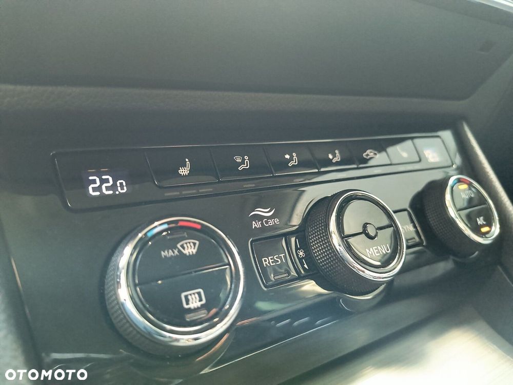 Skoda Superb 2.0 TDI SCR Style DSG - 20