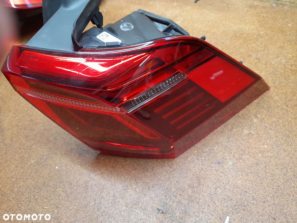 VW TIGUAN  II 2 IQ LIGHT LIFT LED LAMPA PRAWA TYLNA 5NA945208K - 2