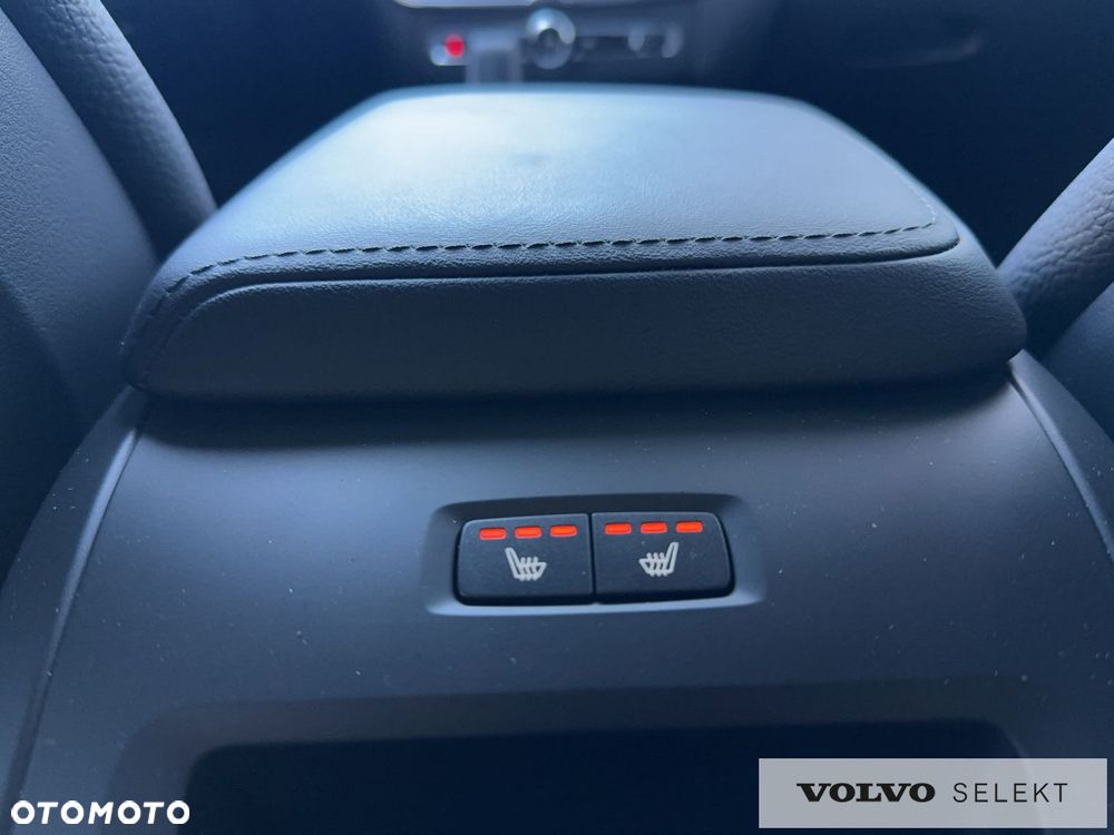 Volvo XC 60 B5 B AWD Plus Dark - 19
