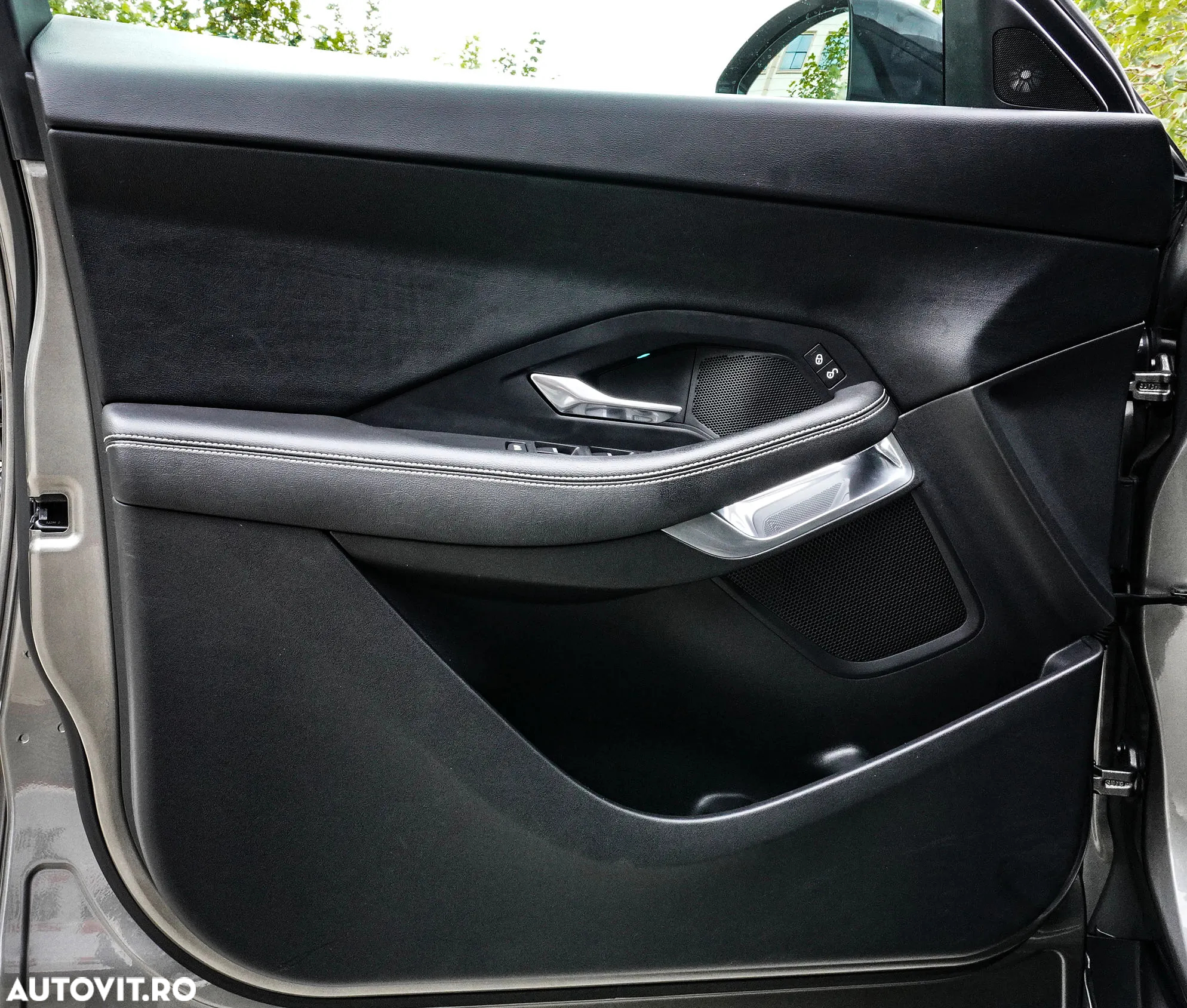 Jaguar E-Pace D240 AWD R-Dynamic S - 25
