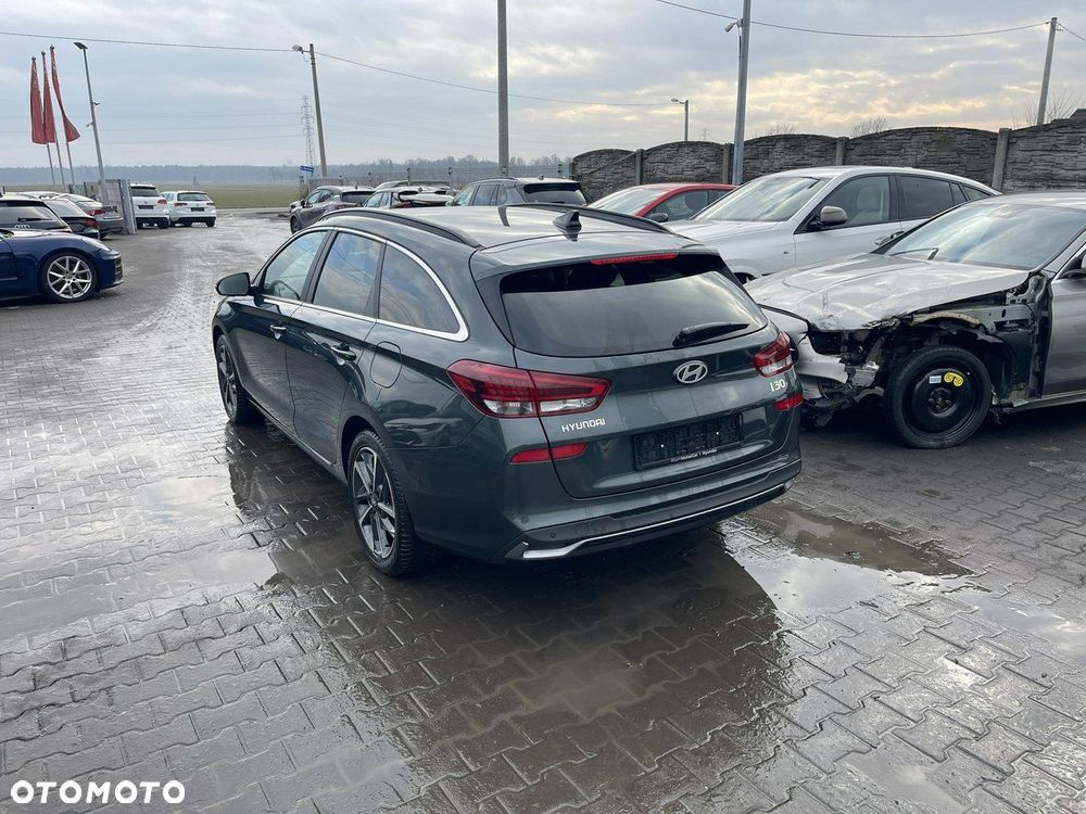 Hyundai i30 1.5 T-GDI 48V-Hybrid Advantage - 2