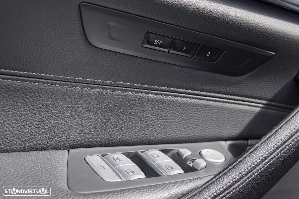 BMW 530 e Pack Desportivo M - 14