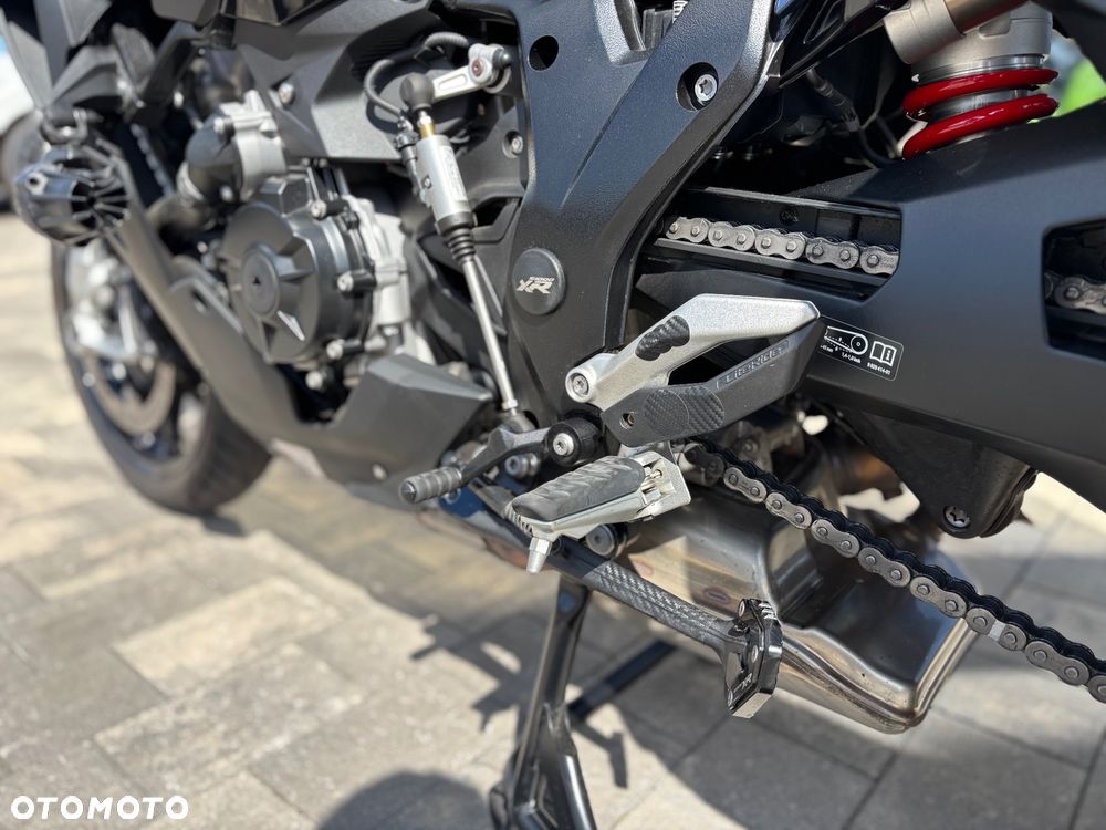 BMW XR - 13