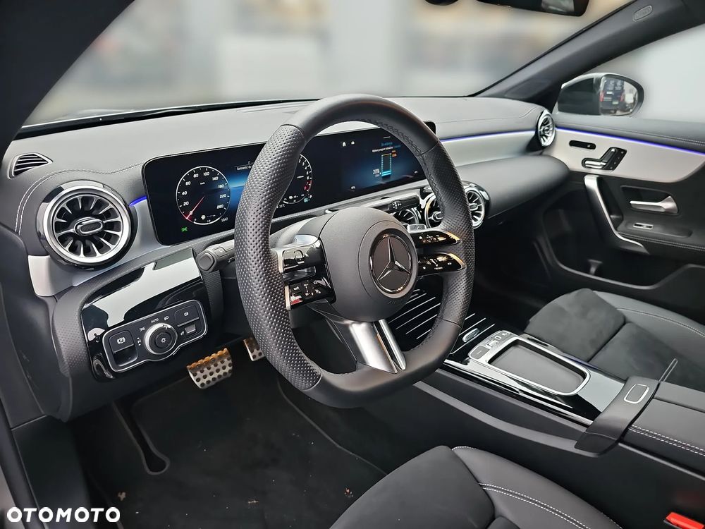 Mercedes-Benz CLA 250 e 8G-DCT AMG Line Advanced Plus - 13