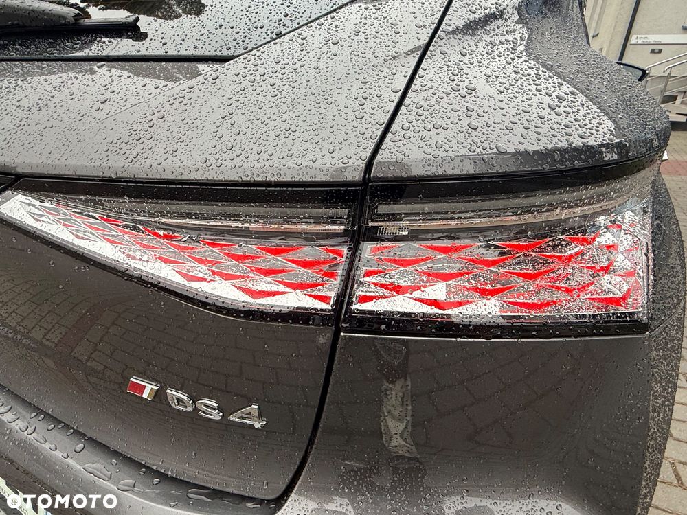 DS Automobiles DS 4 1.6 E-Tense Performance Line + - 22