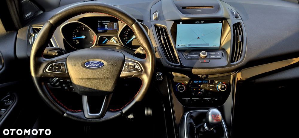 Ford Kuga 2.0 TDCi 4x2 ST-Line - 15