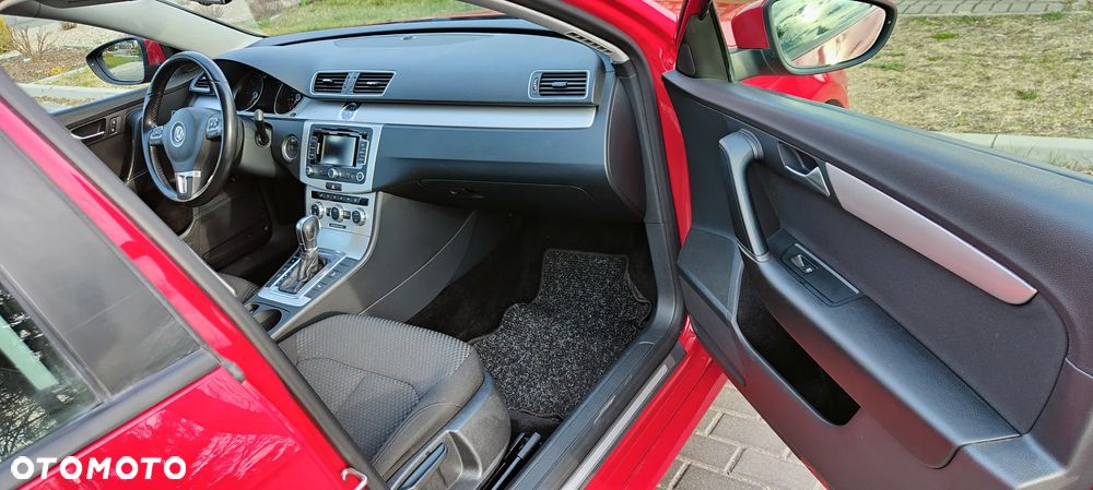 Volkswagen Passat - 8