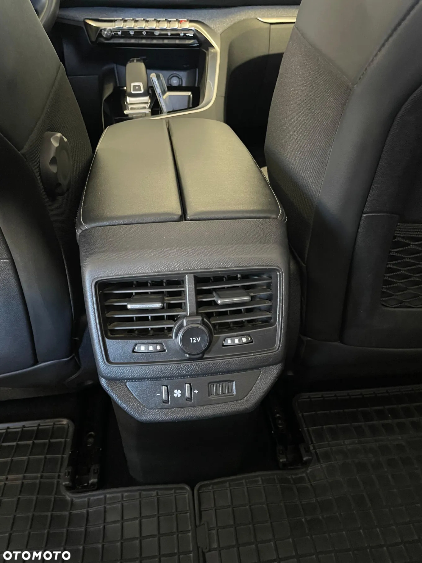 Peugeot 5008 1.6 PureTech Allure S&S EAT8 - 24