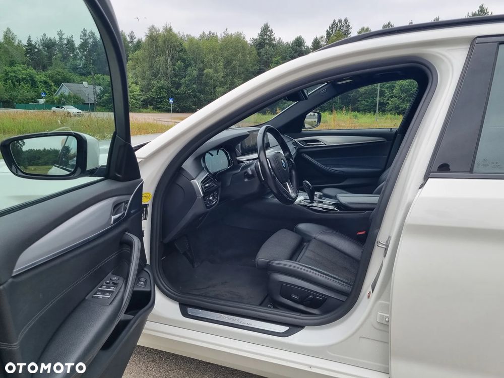 BMW Seria 5 525d Sport Line sport - 13