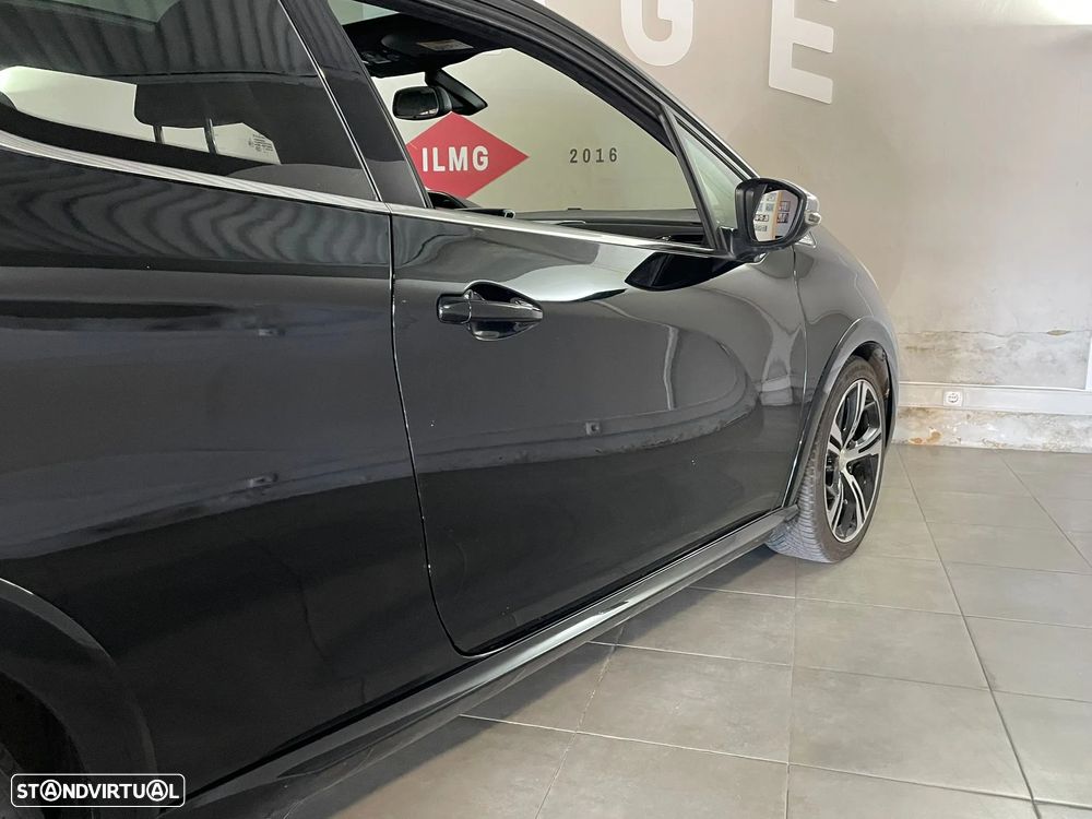 Peugeot 208 GTI 200 THP - 8