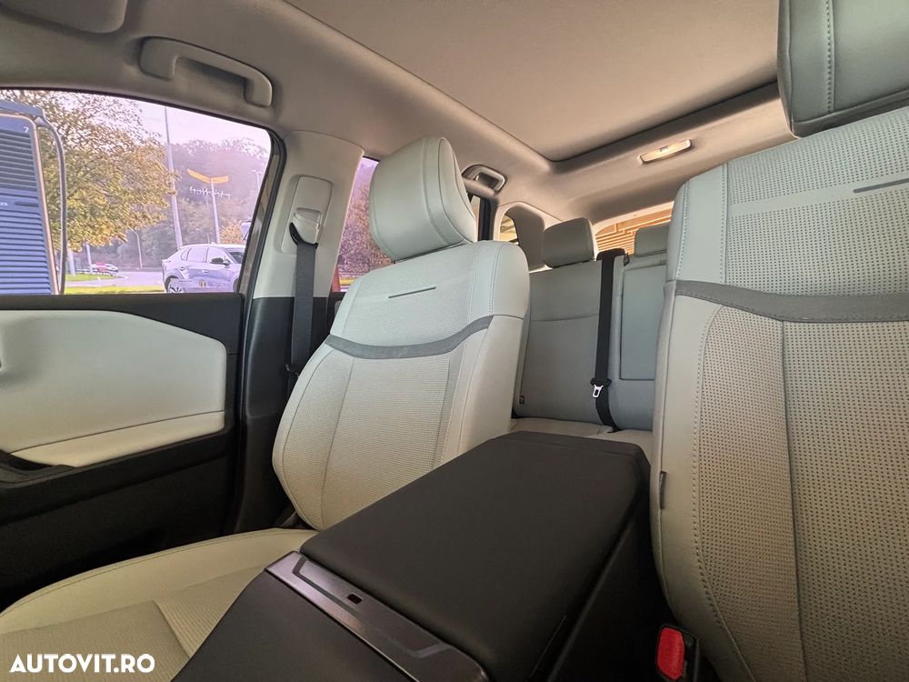 TOYOTA RAV4 2026 — imagine 27