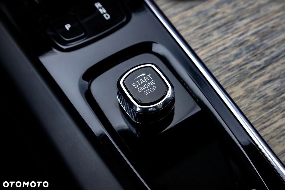 Volvo XC 60 T6 Plug-In Hybrid AWD Plus Bright - 20