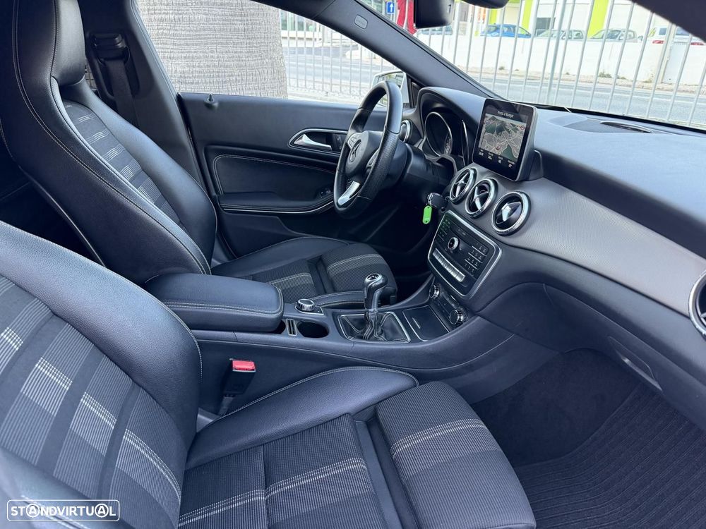 Mercedes-Benz CLA 180 - 11