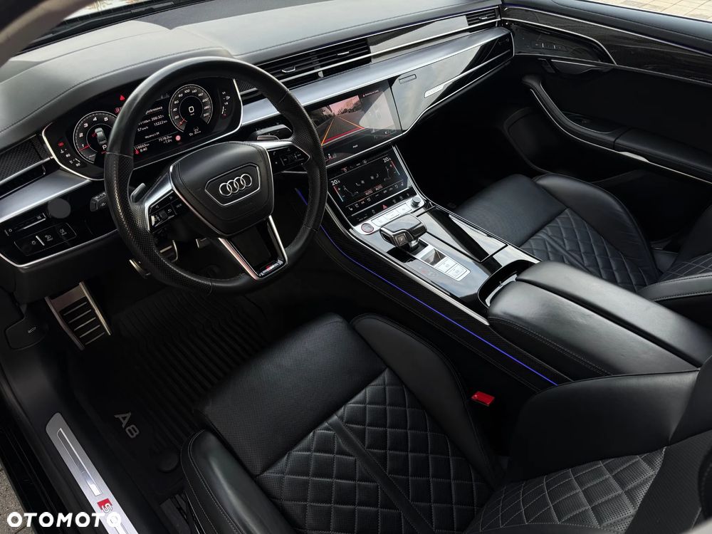 Audi S8 - 10