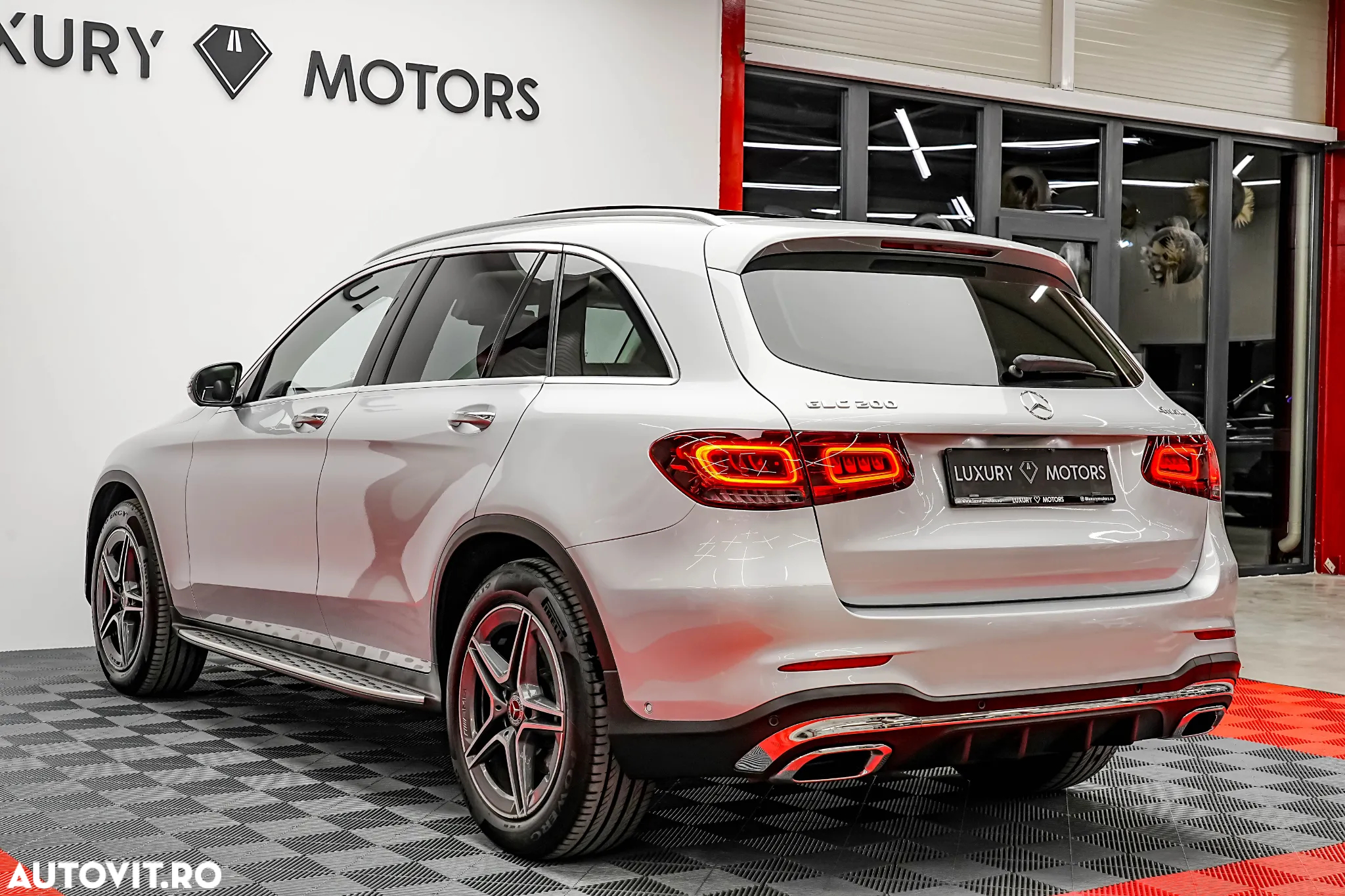 Mercedes-Benz GLC 200 4Matic 9G-TRONIC AMG Line Plus - 11