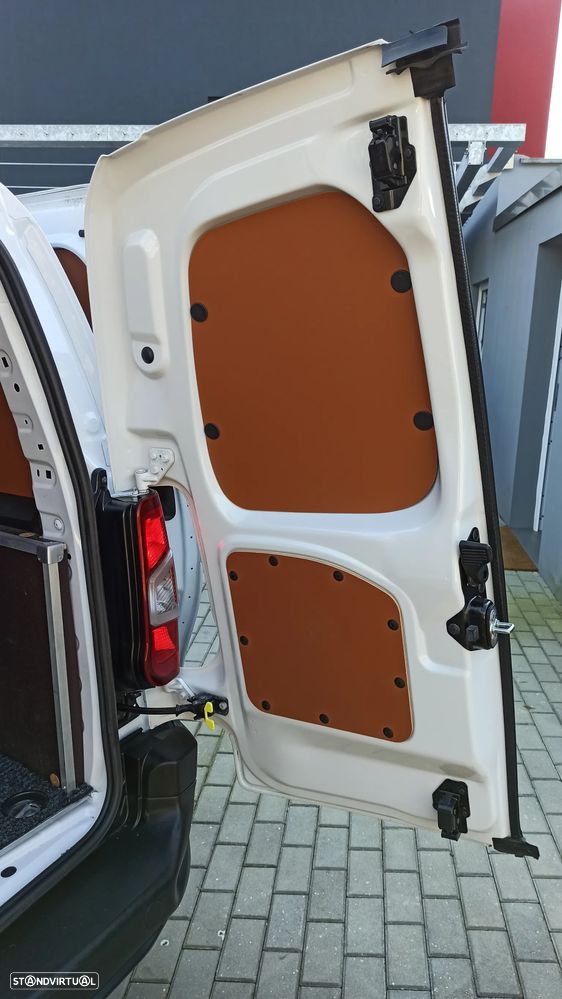 Peugeot PARTNER - 26