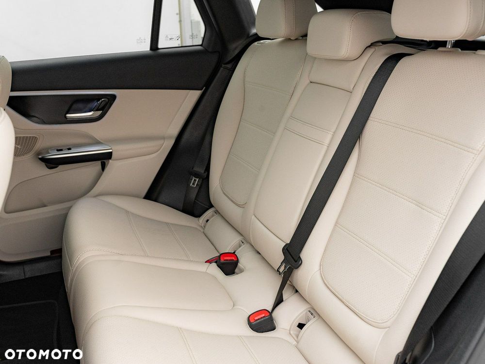 Mercedes-Benz GLC - 23