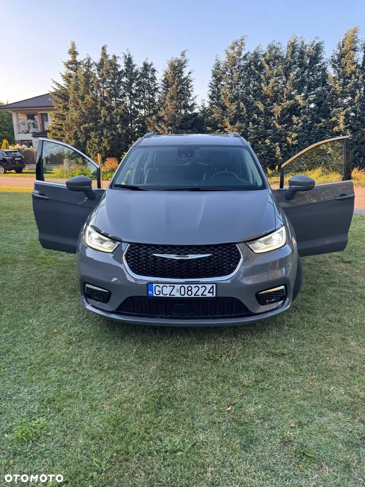 Chrysler Pacifica - 1