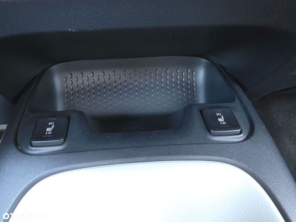 Toyota Corolla 1.8 Hybrid Comfort - 24