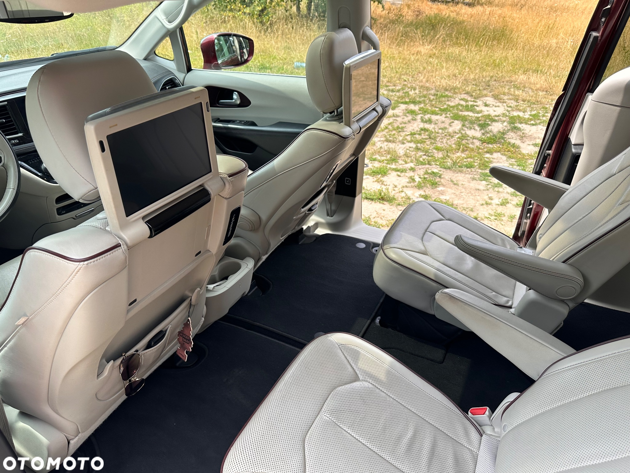 Chrysler Pacifica - 9