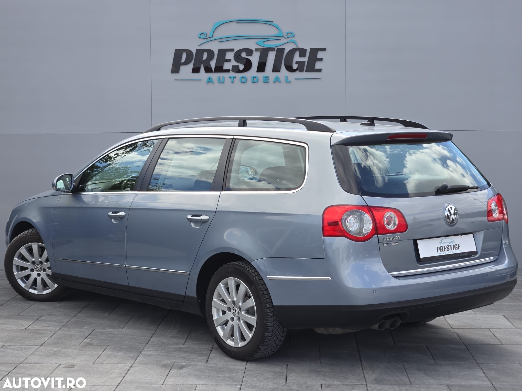 Volkswagen Passat Variant 2.0 TDI Blue TDI DSG Comfortline - 4