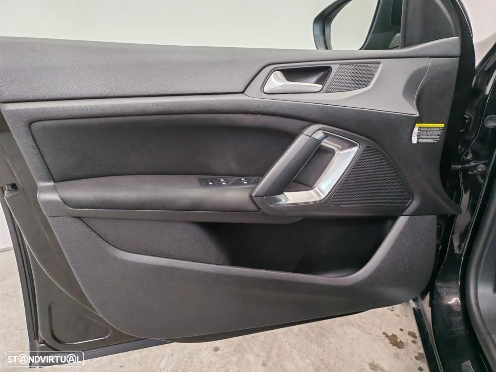 Peugeot 308 1.5 BlueHDi Style J17 EAT8 - 12