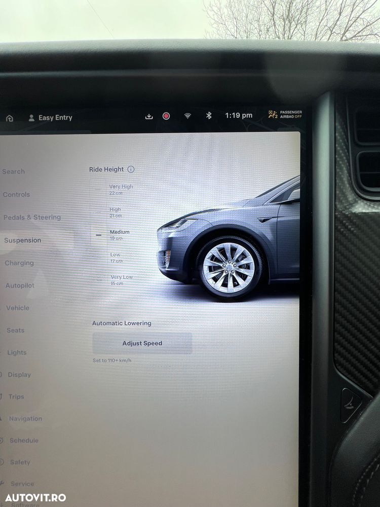 Tesla Model X - 15